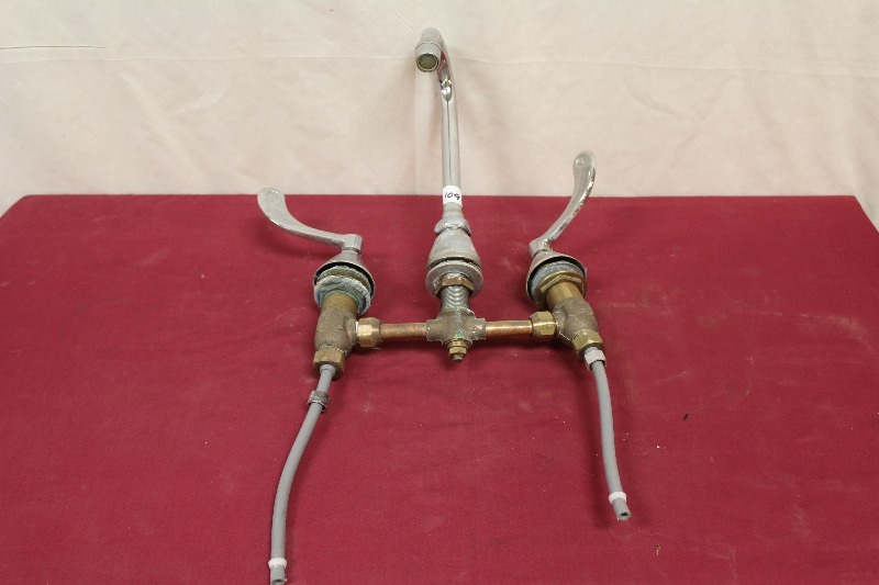 Commercial Sink Fixtures