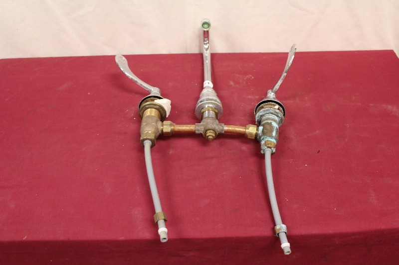 Commercial Sink Fixtures