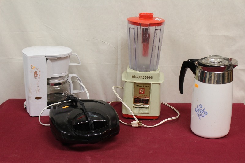 Assorted Kitchen Appliances