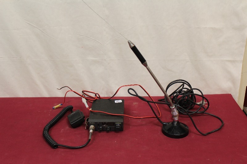 Uniden CB Radio with Microphone and Antennae