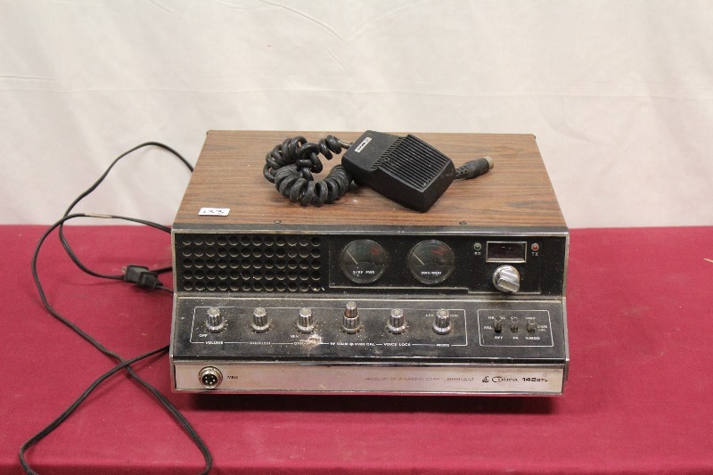 Cobra CB Radio with Microphone