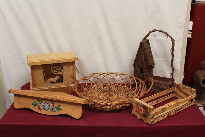Lot of Wood Decorative Items