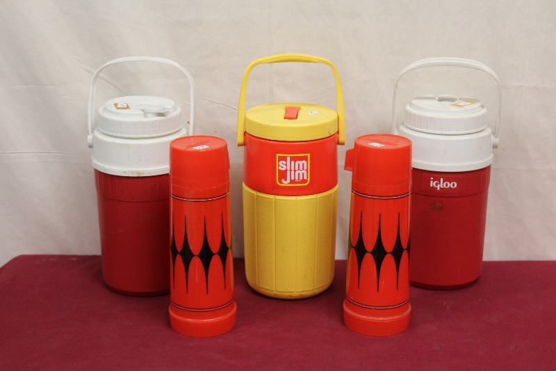 Lot of Thermos