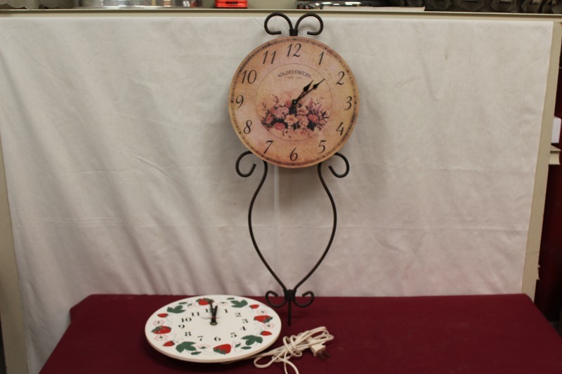 Lot of Wall Clocks