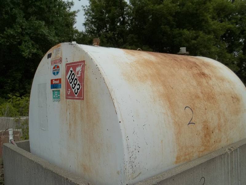 1,000 gallon fuel tank