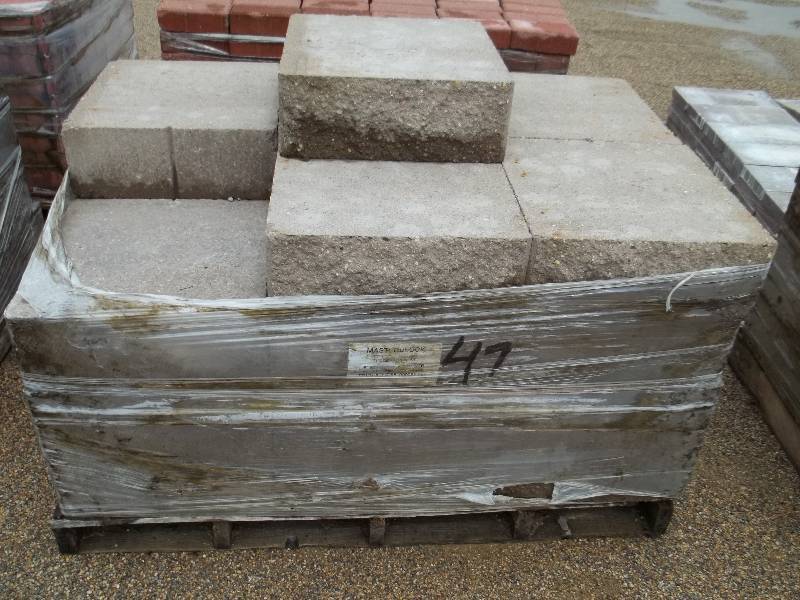 6 Step Block Dark Buff 6Hx16Wx16D