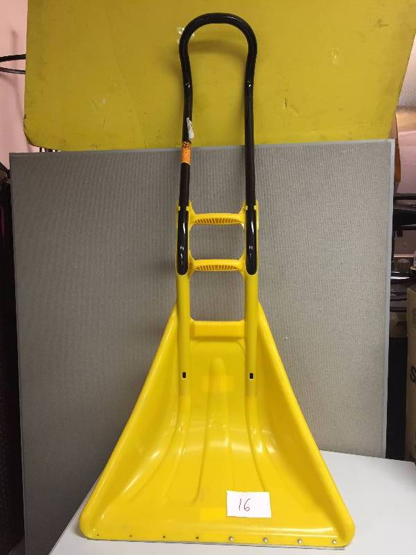 lot 16 image: Snowboss Poly Snow Shovel 24 in