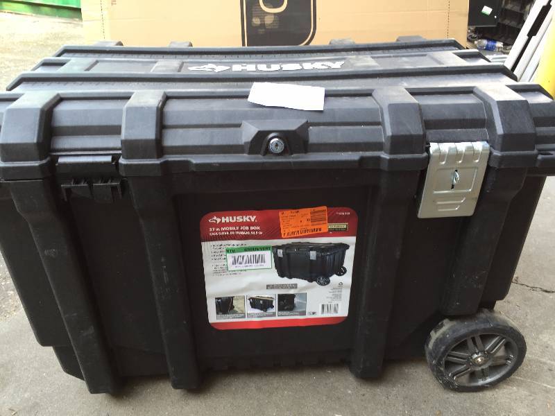 lot 60 image: Husky 37 in Mobile Job Box