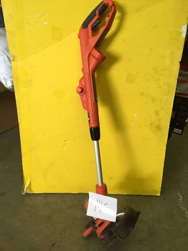 lot 145 image: Black and Decker Electric Trimmer