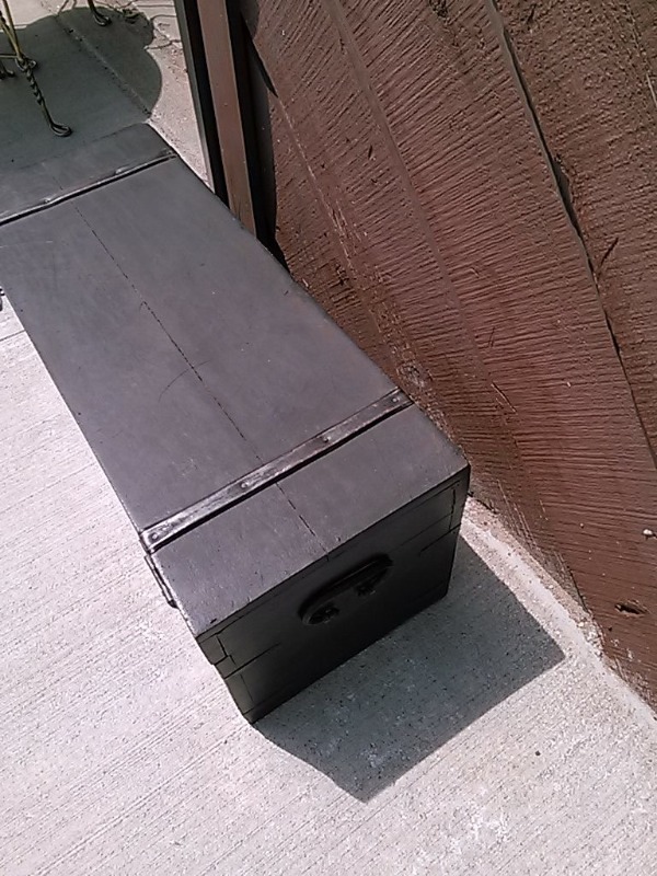 lot 3 image: Awesome Brand New Black Wood Trunk-Great Accent Piece For Any Room
