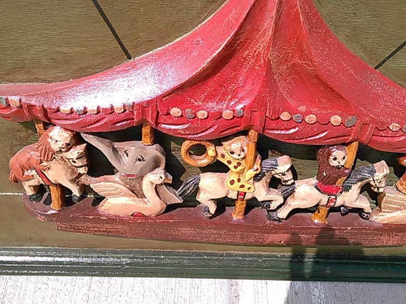 lot 16 image: STUNNING HAND MADE HAND CARVED LARGE CAROUSEL RIDES WOOD SIGN