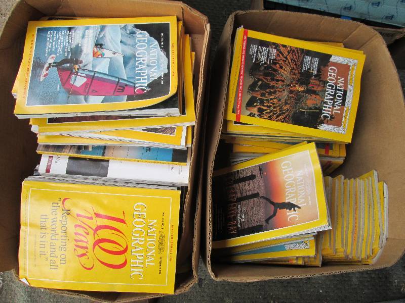 2 boxes of National Geographic maga...