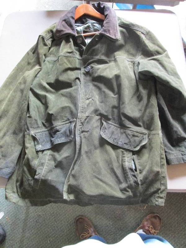 Mens suede leather size L coat...