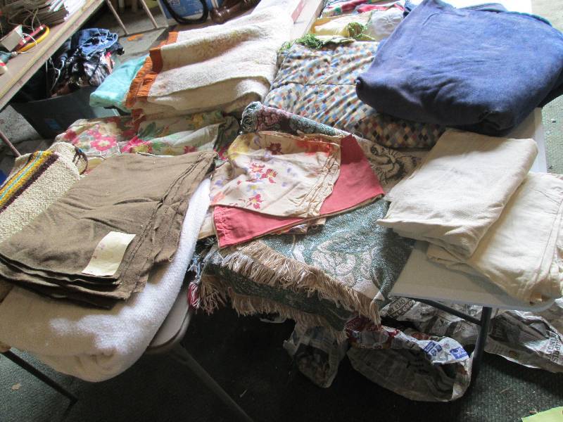 Lot of blankets, including a vintag...
