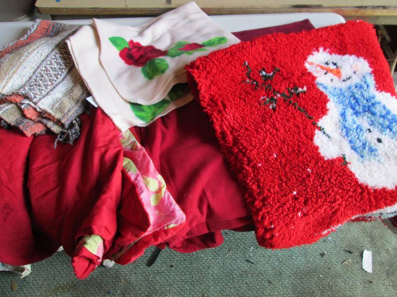 Lot of blankets, including a vintag...