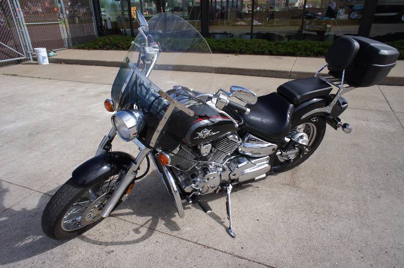 lot 2 image: Yamaha VStar Motorcycle