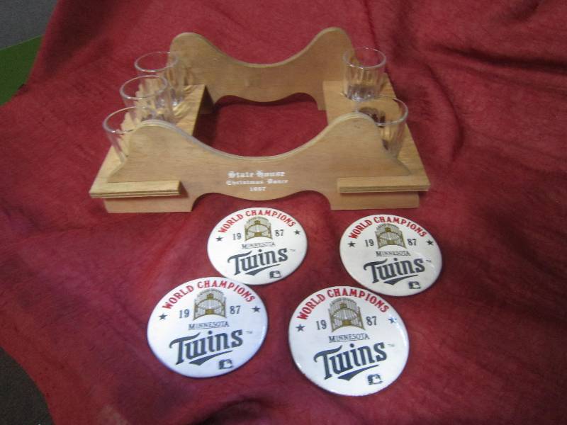 Shot glass Holder & Minnesota 1987 Twins Pins