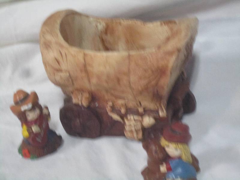 Wagon - Carnival Chalkware