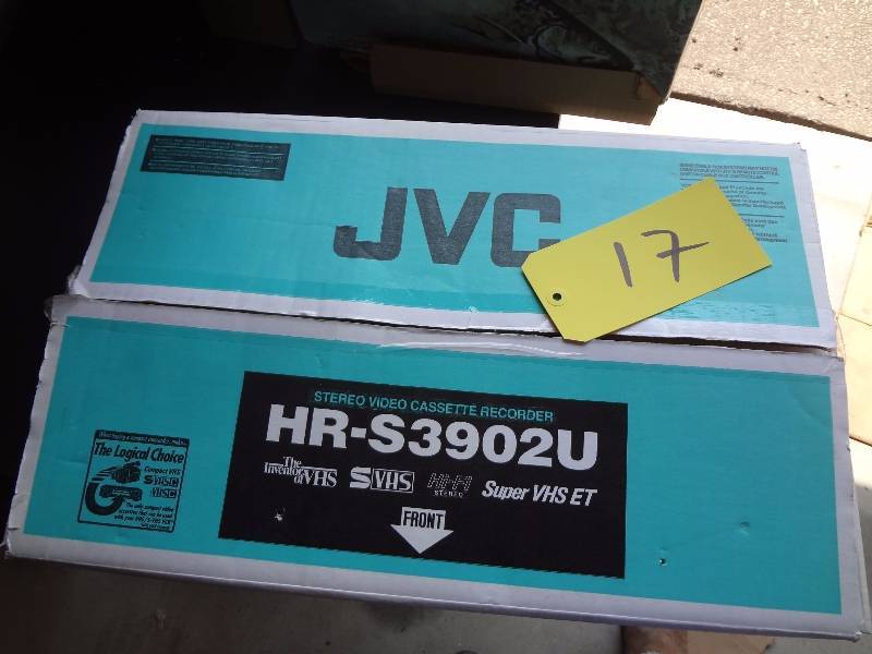 lot 17 image: JVC -HR-53902U