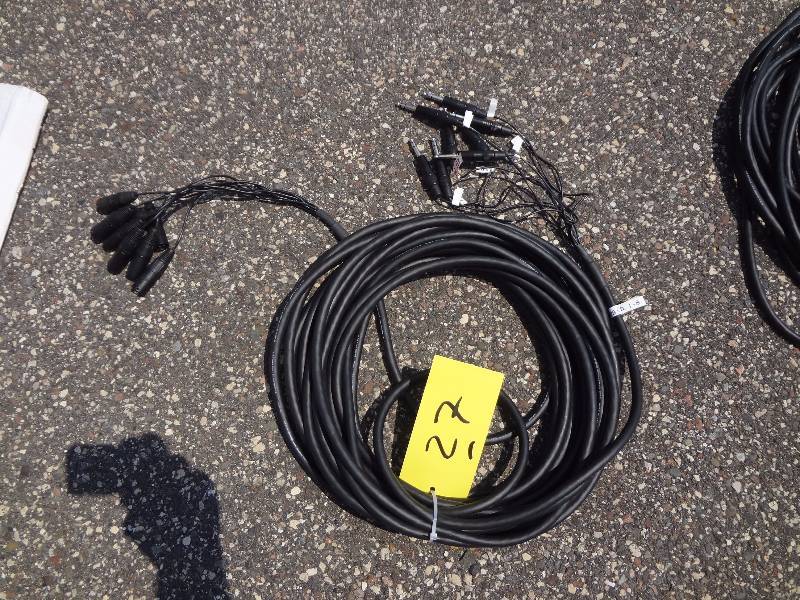 lot 27 image: Eight Channel Snake