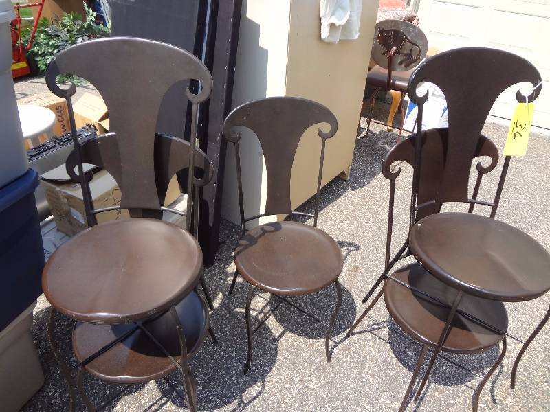 lot 36 image: (5) Metal Chairs