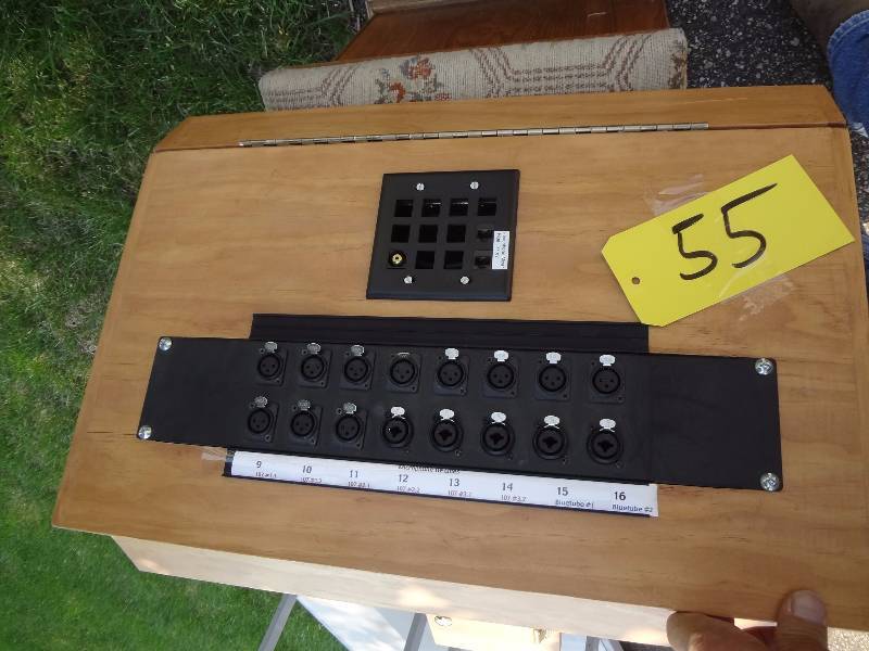 lot 55 image: Wall Mount Connector Box