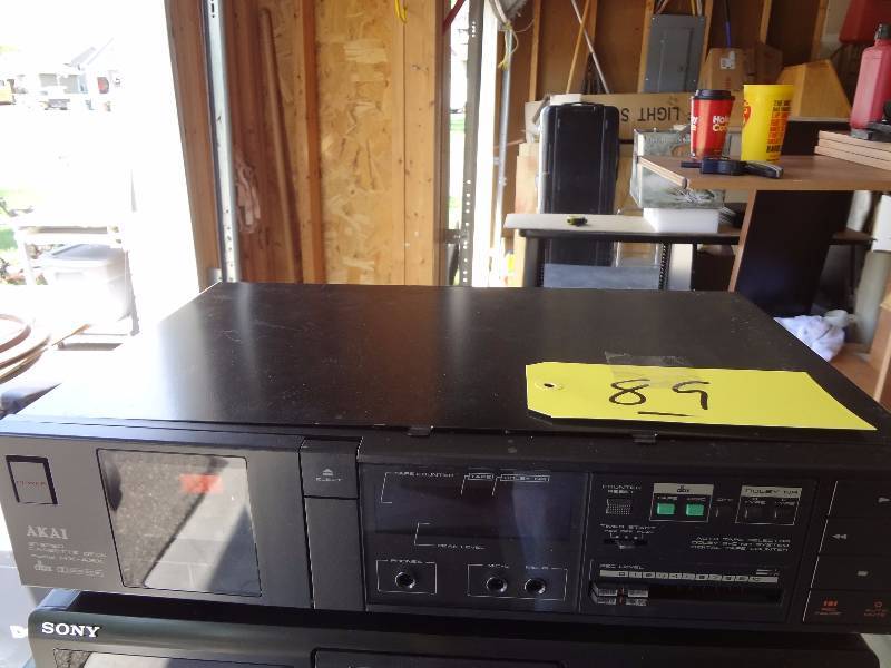 lot 89 image: AKAI HX-A3X
