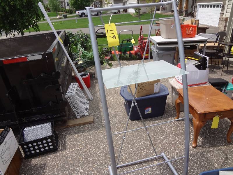 lot 119 image: Metal Rack, Glass Shelf