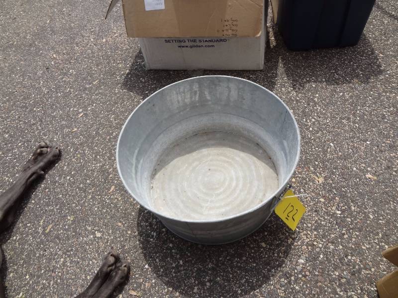 lot 122 image: Wash Tub