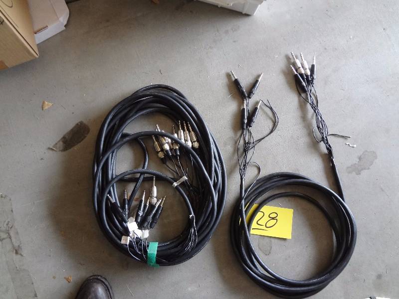 lot 128 image: 2 Cables