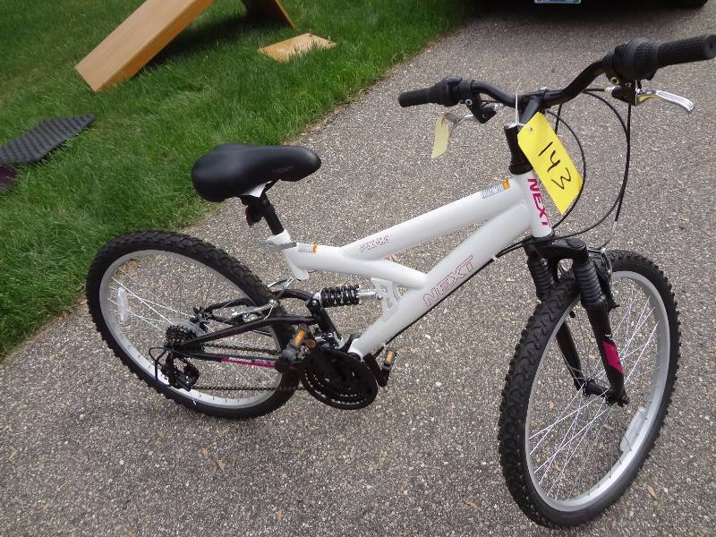 lot 143 image: NEXT Bike