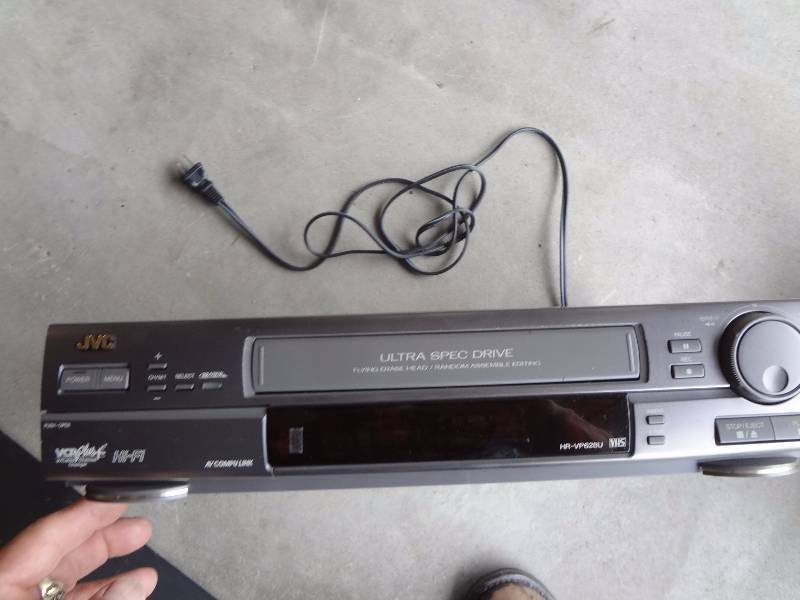 lot 158 image: JVC HR-VPG28U