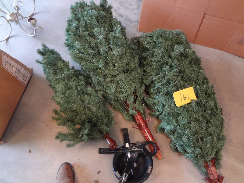lot 161 image: Xmas Tree