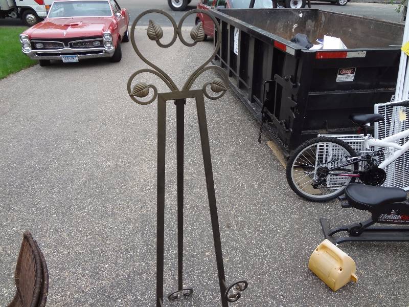lot 169 image: Large Metal Easel