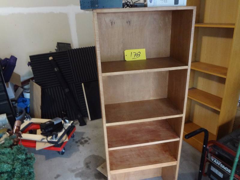 lot 178 image: Small Bookcase