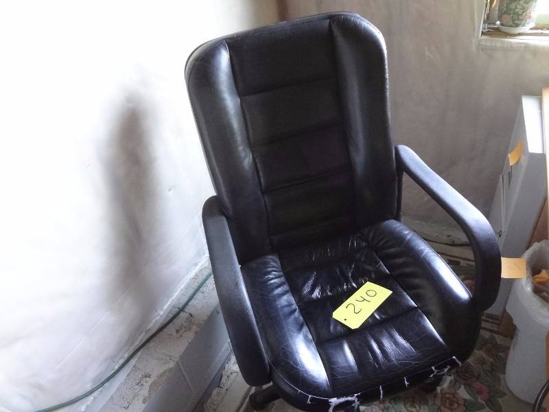 lot 240 image: Office Chair
