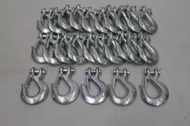 lot 9 image: Clevis Hooks. Lot of 25.