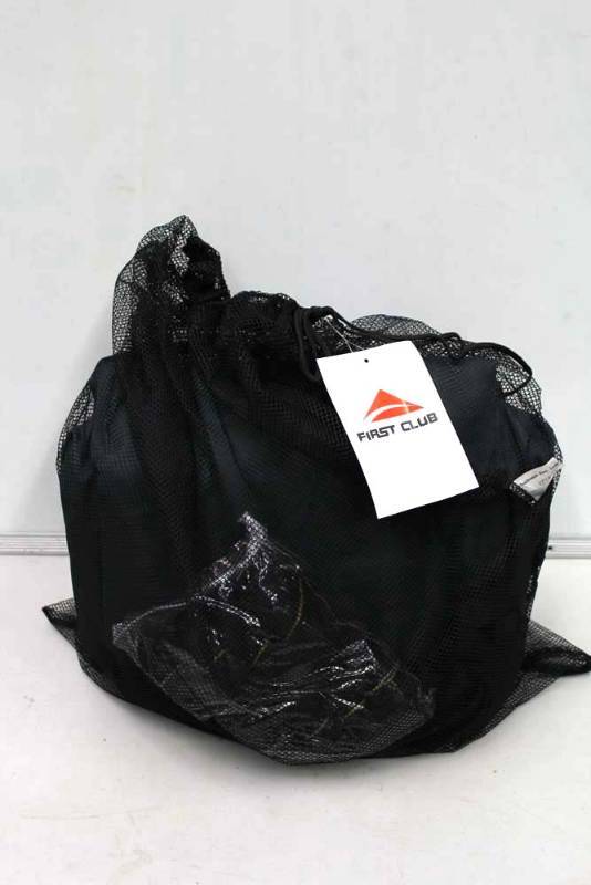 lot 31 image: Boat cover 17 to 19