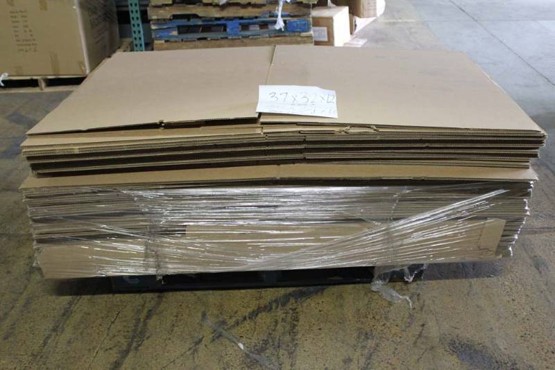 lot 96 image: Pallet of New Boxes. Mixed Sizes.