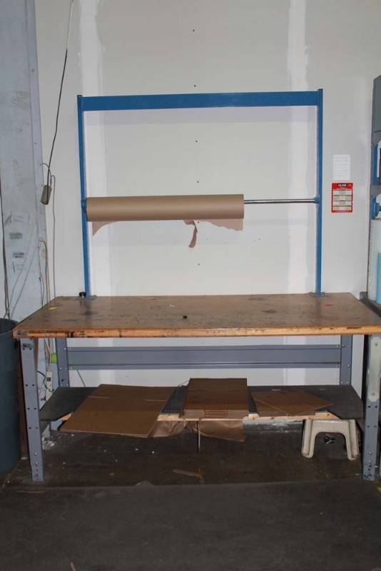 lot 104 image: Packing and Shipping Station 72 x 36