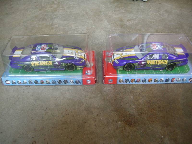 lot 5 image: Viking Diecast cars