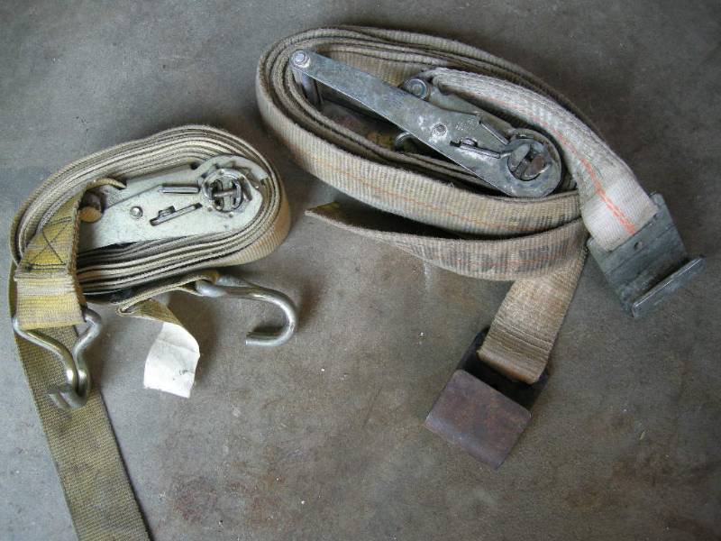 lot 12 image: 2 heavy ratchet straps