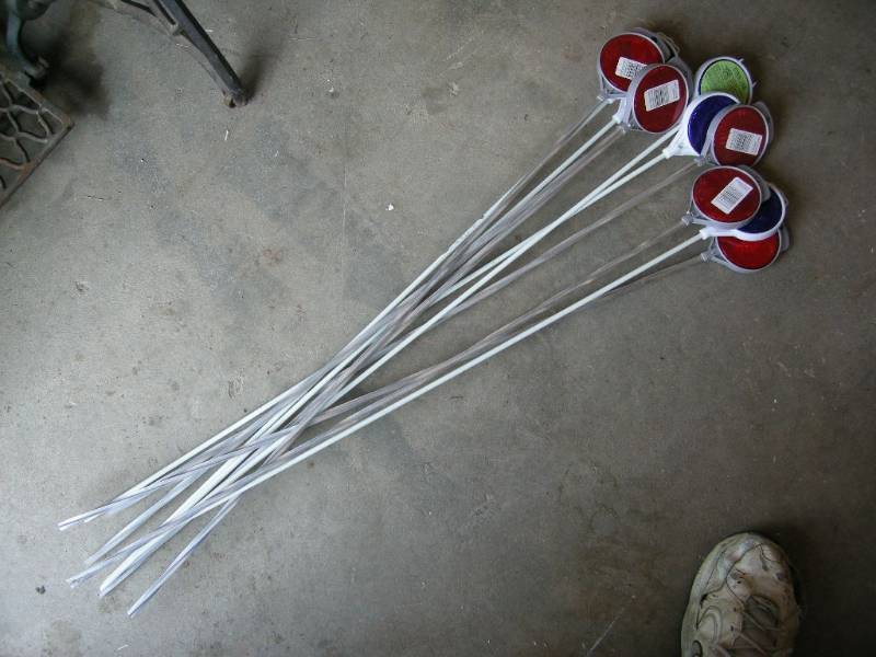 lot 14 image: 11 Driveway markers