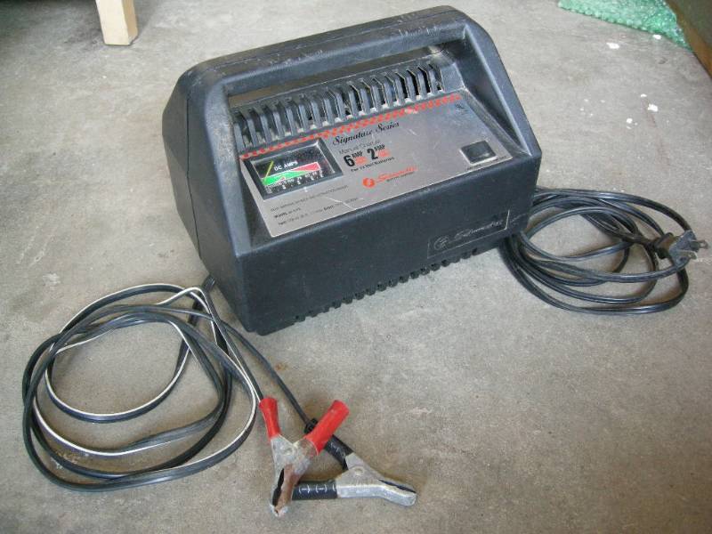 lot 20 image: Schumacher battery charger