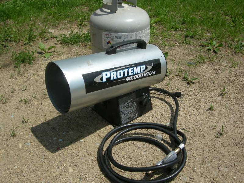 lot 23 image: Propane heater