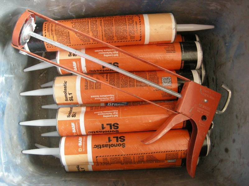 lot 36 image: Self leveling sealant