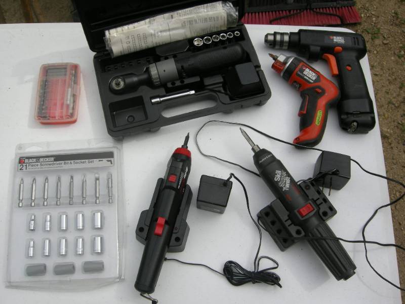 lot 54 image: Rechargeable cordless tools