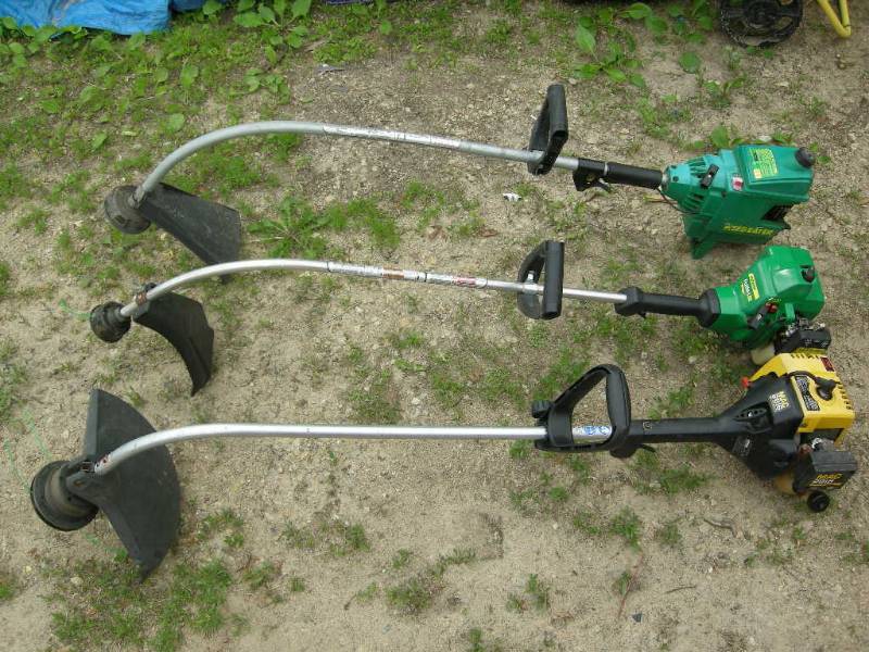 lot 55 image: 3 gas weed whips