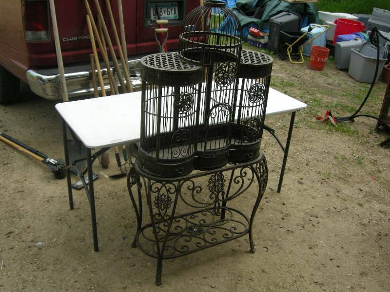 lot 68 image: Bird cage display