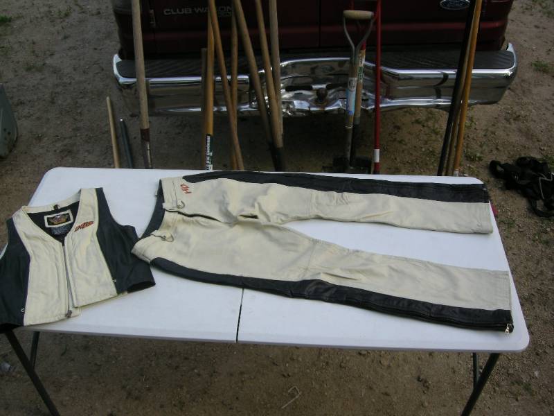 lot 79 image: Harley Davidson womens leathers